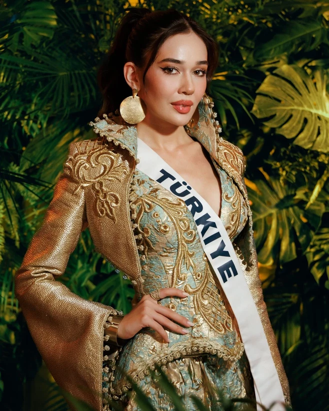 Miss Universe Türkiye temsilcisi Ceren Arslan