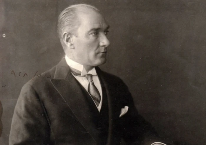 Atatürk'ün stüdyo fotoğraf çekimlerinde, videosu da ortaya çıktı