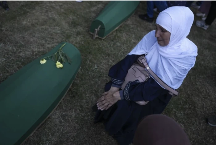 Srebrenitsa katliamının 30. yıl dönümü! 7 kurbanın cenazesi anıt mezarlıkta