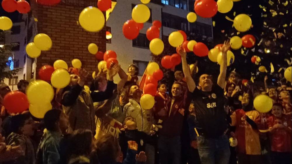 Galatasaray Taraftarlarından Anlamlı Destek