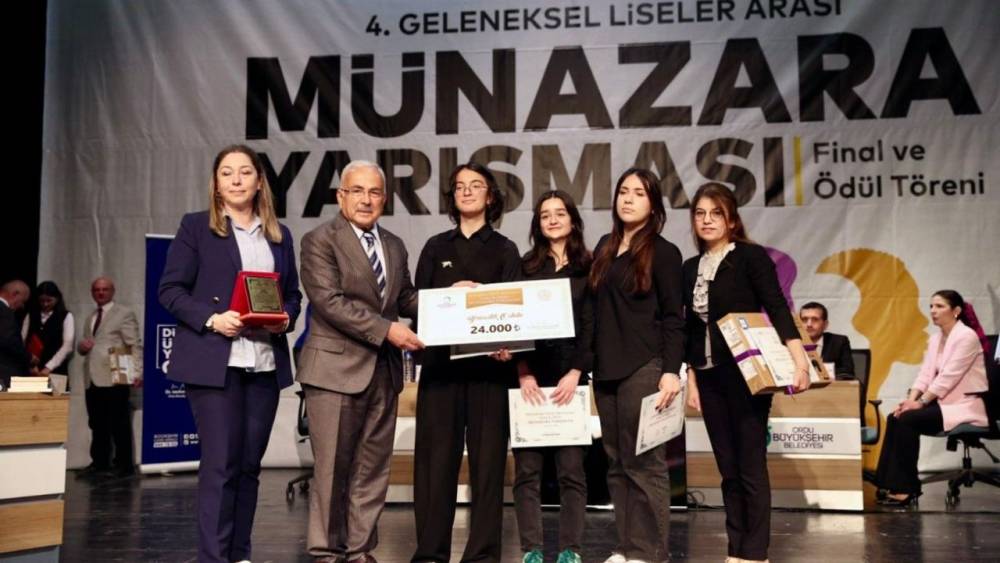 Liseler Arası Münazara Yarışmasında Fen Lisesi Birinci Oldu