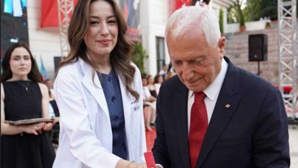 Başarı ve Fedakarlık İç İçe!