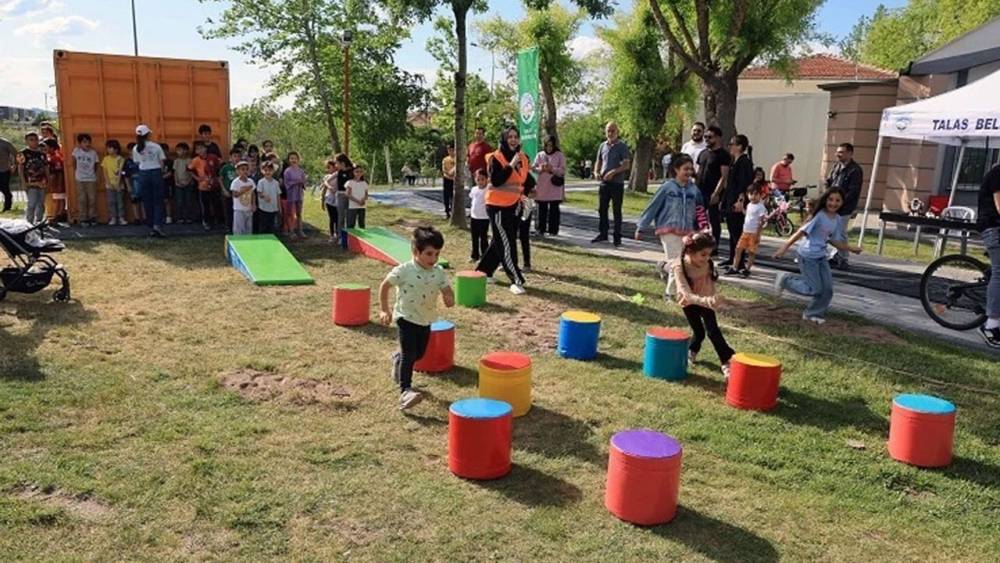  Kayseri'de Çocuk Şenliği Coşkusu 