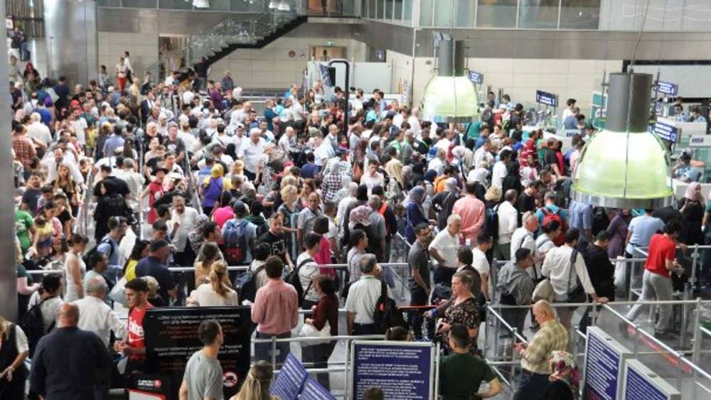 İstanbul Havalimanı'nda Bayram Yoğunluğu