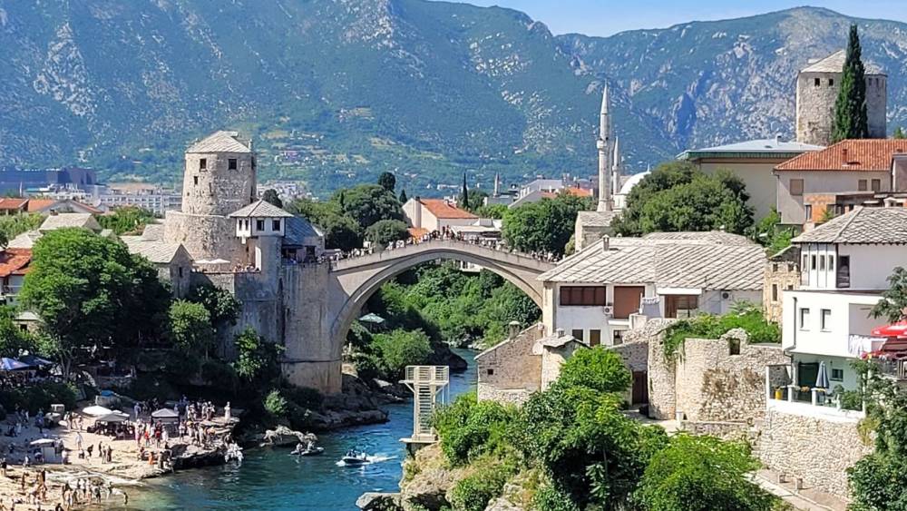  Mostar Köprüsü: Barış ve Direnişin Simgesi 