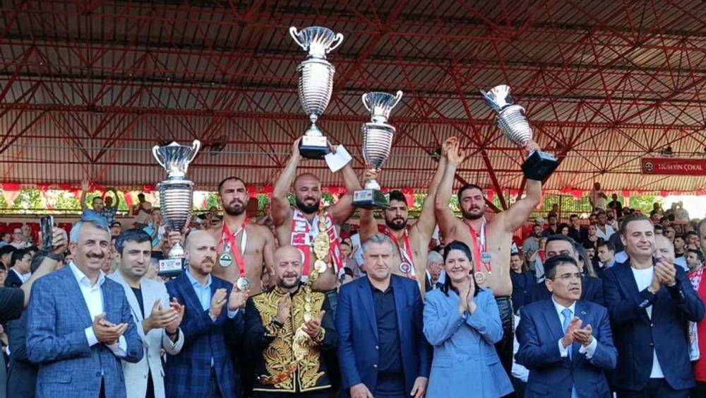Kırkpınar'da Tarihi Zaferler Yaşandı