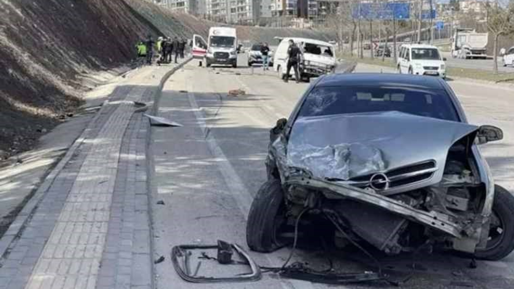  Türkiye'de Trafik Kazaları Dikkat Çekiyor 
