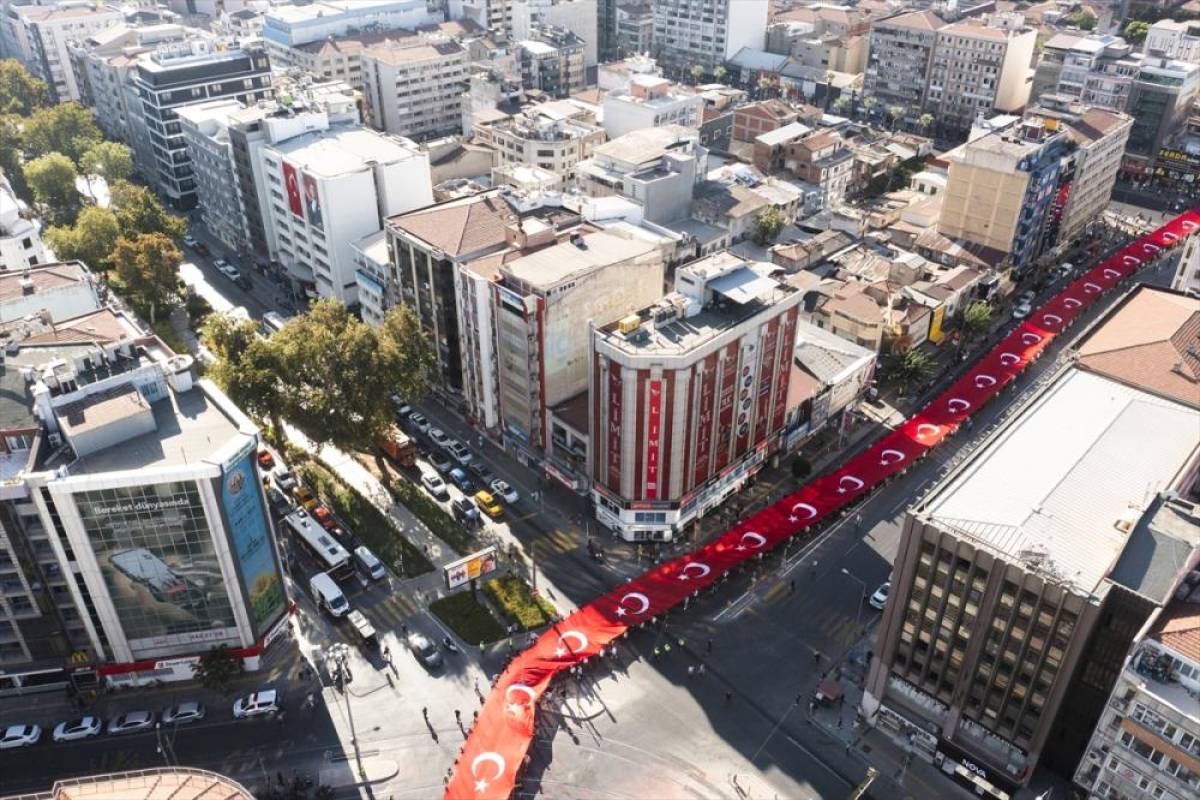 İzmir'in düşman işgalinden kurtuluşunun 103. yıl dönümü kutlanıyor