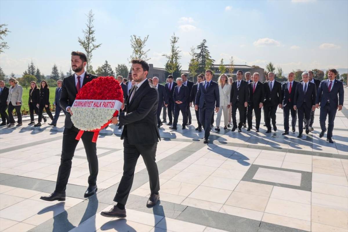 CHP heyetinden Ecevit, Baykal, Calp ve Kartay'ın kabirlerine ziyaret