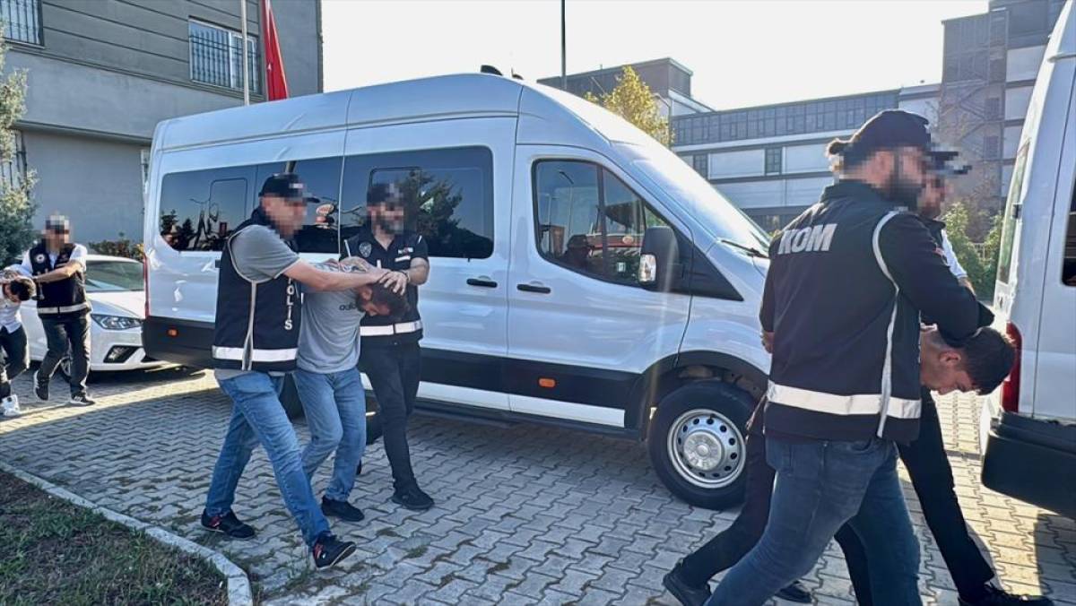 Kocaeli merkezli suç örgütü operasyonunda yakalanan 7 şüpheli tutuklandı