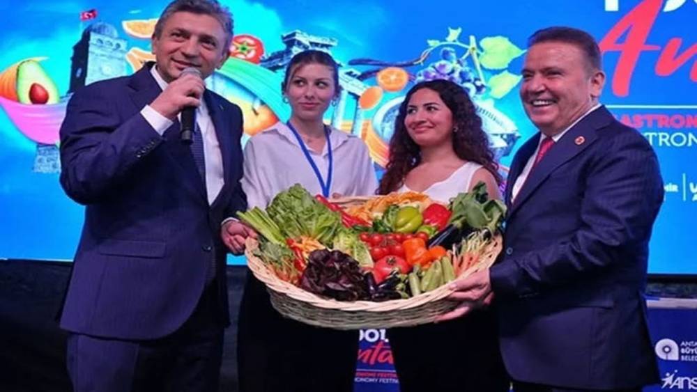 Antalya'da Gastronomi Festivali Coşkusu