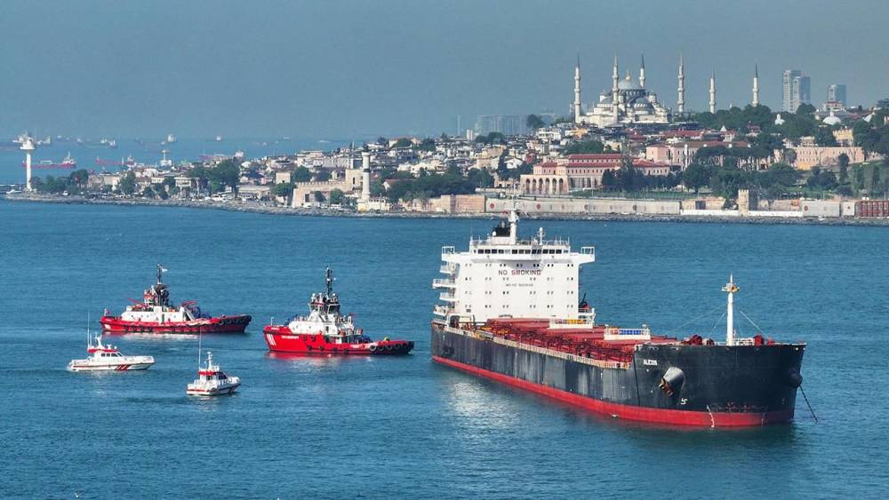 İstanbul Boğazı'ndan Gemi Geçişlerinde Dikkat Çekici Düşüş