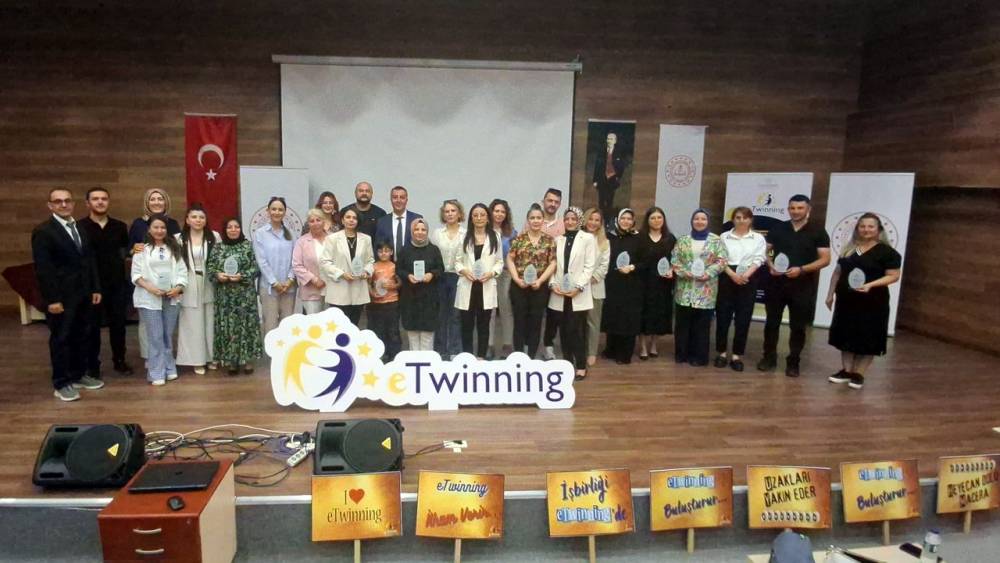Beypazarı'nda Öğretmenlere Ödül Töreni Yapıldı