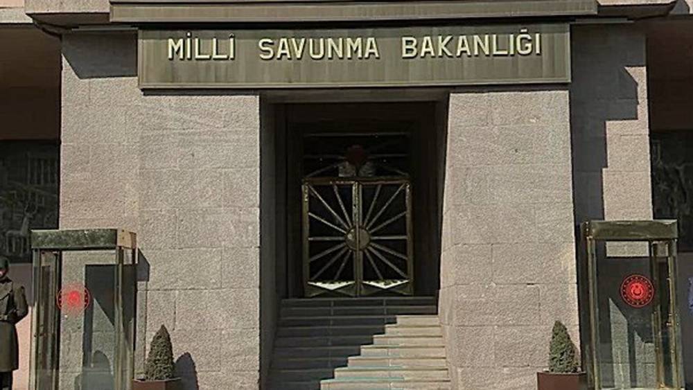 Deniz Kuvvetleri'nden Acil İniş