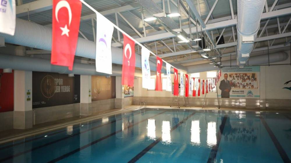 Eyyübiye'de Gençler İçin Yüzme Havuzu Açıldı!