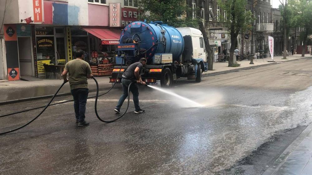  Şehir Temizliği için Hummalı Çalışmalar 