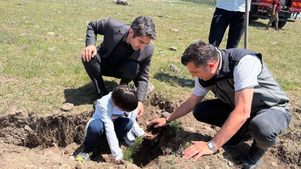 Şehitler İçin Fidan Dikimi Yapıldı