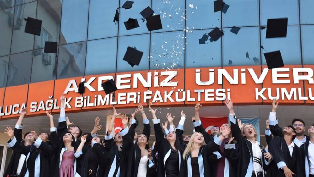 Kumluca MYO'da Mezuniyet Coşkusu!