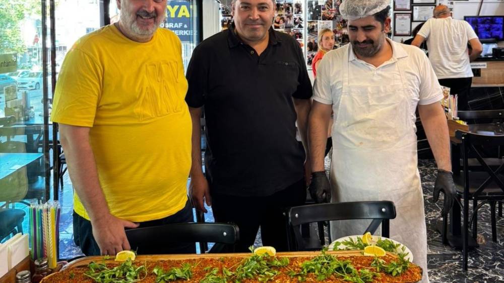  Suadiye'de Rekor Denemesi: 1 Metrelik Lahmacun! 