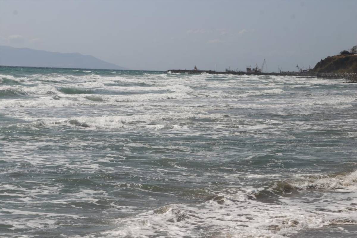 Tekirdağ'da poyraz 3 gündür deniz ulaşımını olumsuz etkiliyor