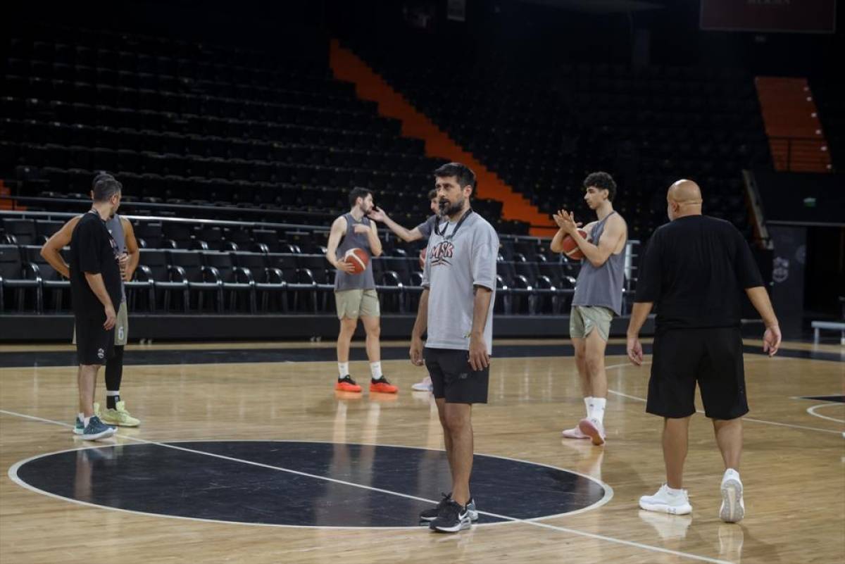 Mersin Spor, iki kulvarda da başarılara imza atmak istiyor