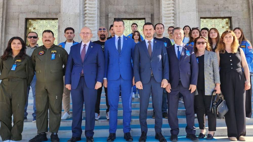 Burdur Milletvekilleri Genç Havacılarına Ziyaret Desteği