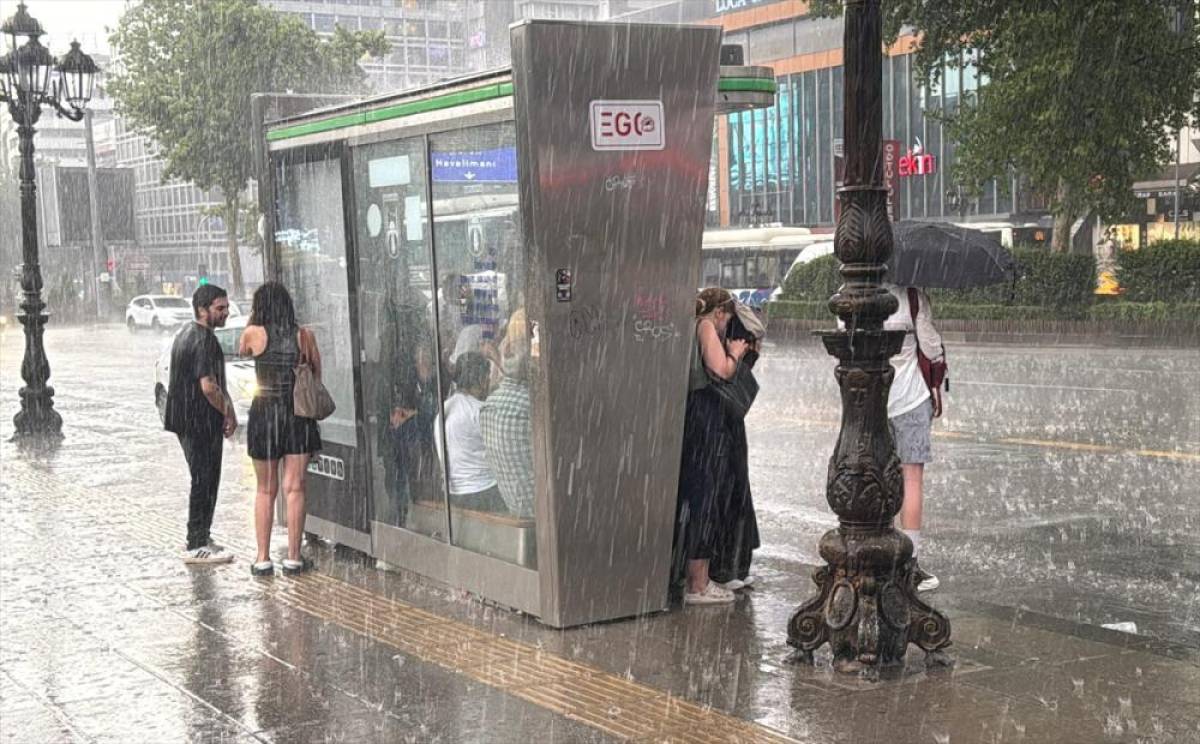 GÜNCELLEME - Ankara'da sağanak ve fırtına etkili oldu