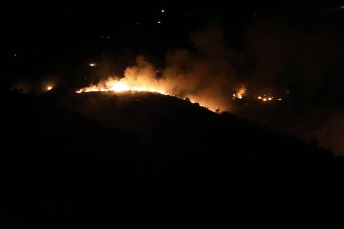 Elazığ'da çıkan örtü yangını kontrol altına alındı