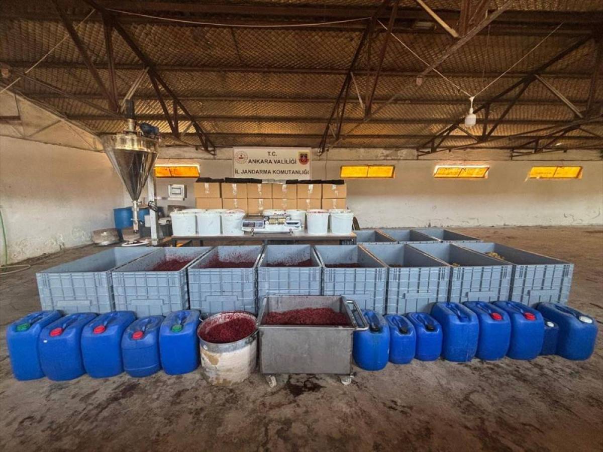 Başkentte 4,5 ton kaçak nargile tütünü ele geçirildi, 3 şüpheli gözaltına alındı