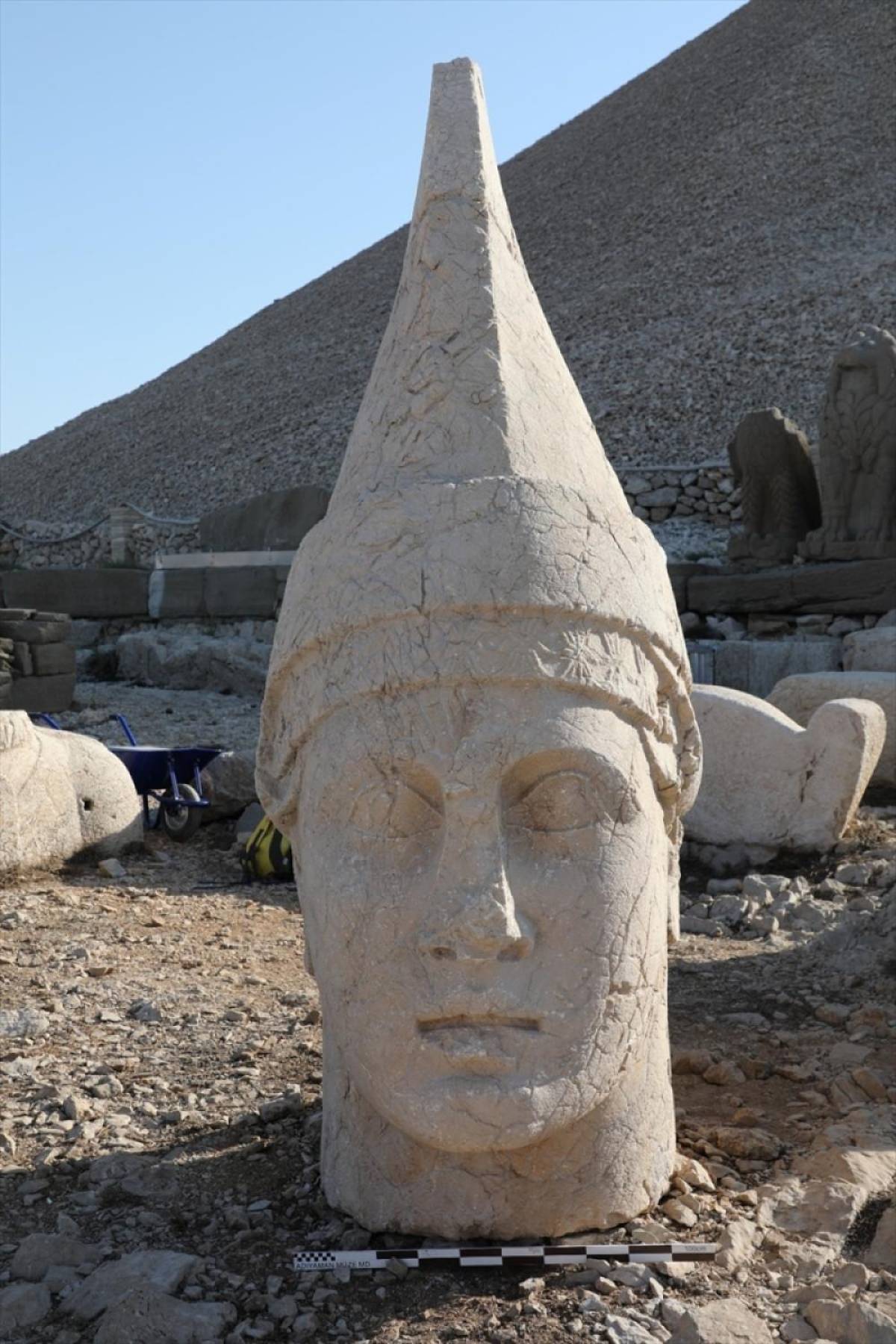 Nemrut'un zirvesindeki binlerce yıllık heykeller nanoteknolojiyle ayağa kalkıyor