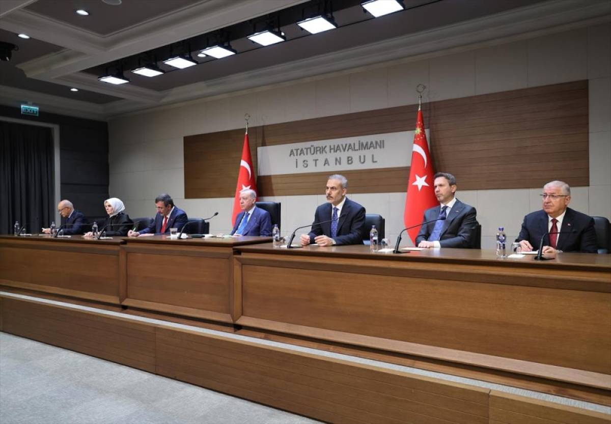 Cumhurbaşkanı Erdoğan, BM Genel Kurulu'na katılmak üzere gideceği ABD'ye hareketinden önce basın toplantısı düzenledi: (1)