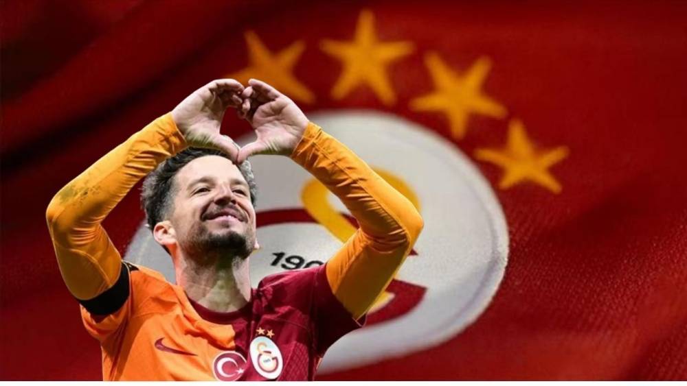 Mertens Futbola Veda Ediyor