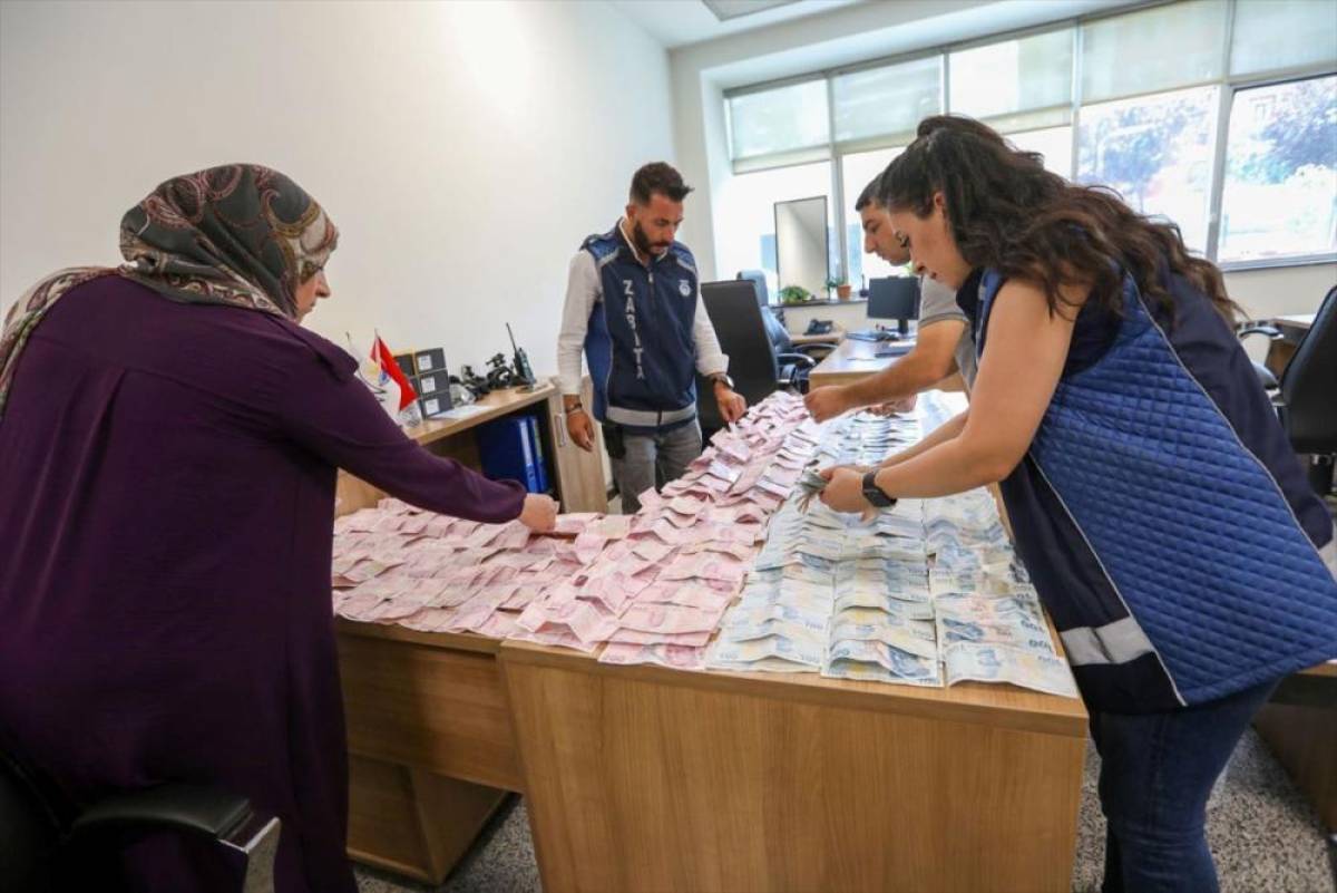 Van'da zabıtanın yakaladığı dilencinin üzerinden 75 bin 950 lira çıktı
