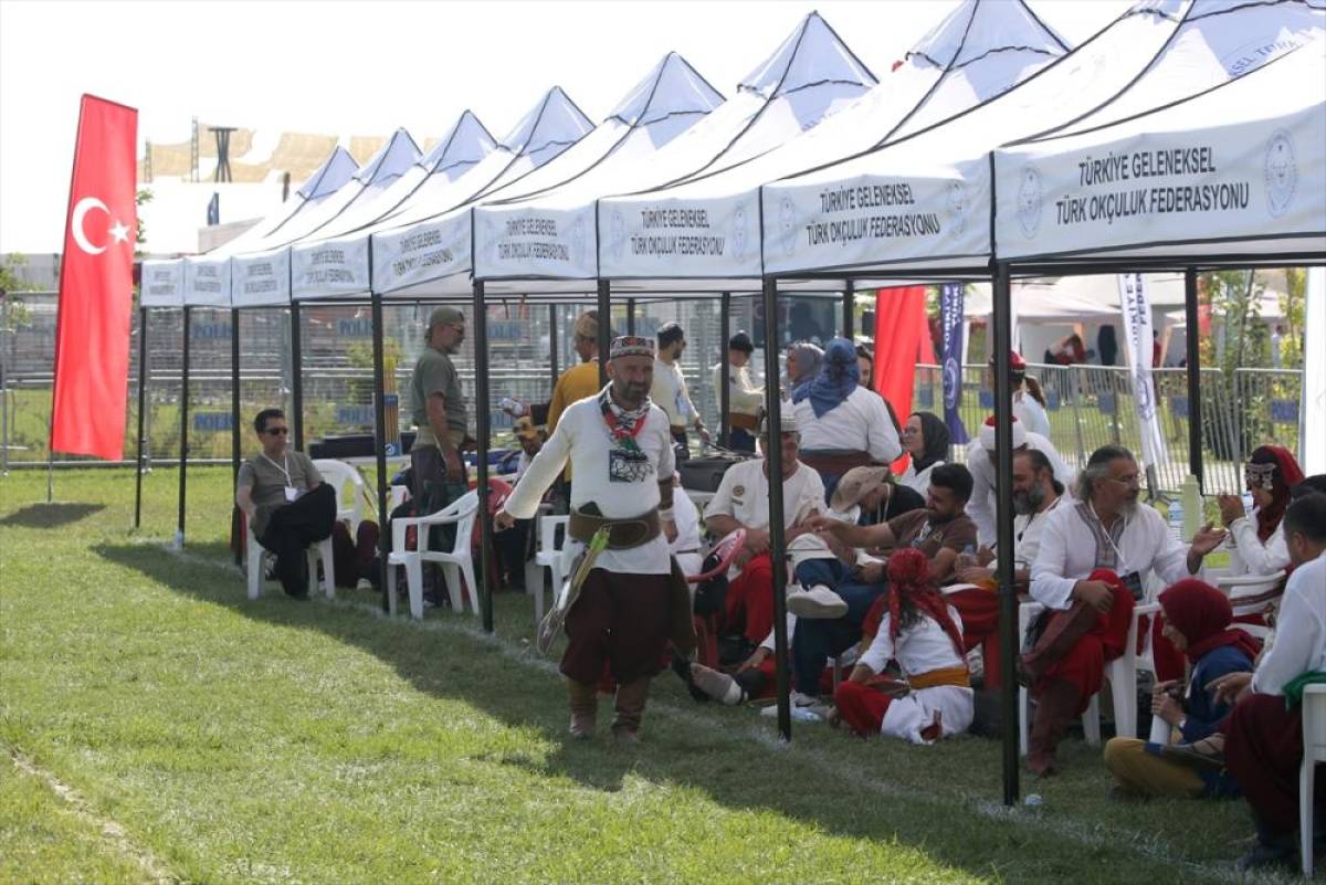 Malazgirt'te 217 sporcu, Sultan Alparslan'ın anısına ok attı