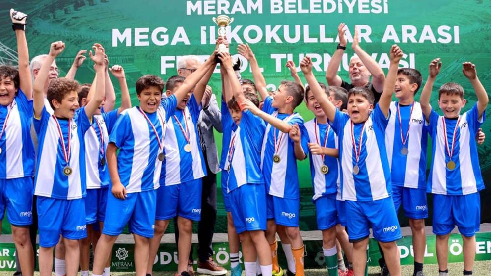  Konya'da Futbol Coşkusu: MEGA Turnuvası Tamamlandı 