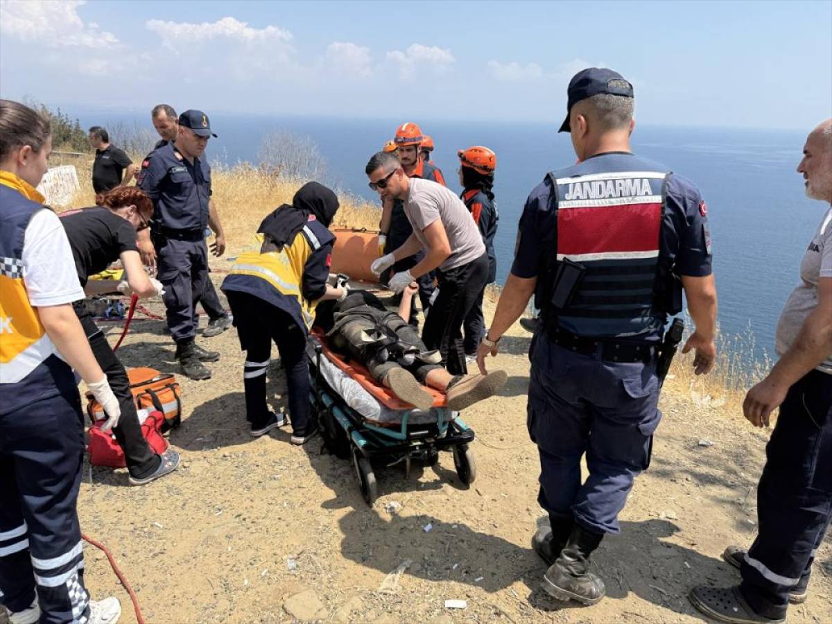 Tekirdağ'da uçurumdan düşen genç yaralandı