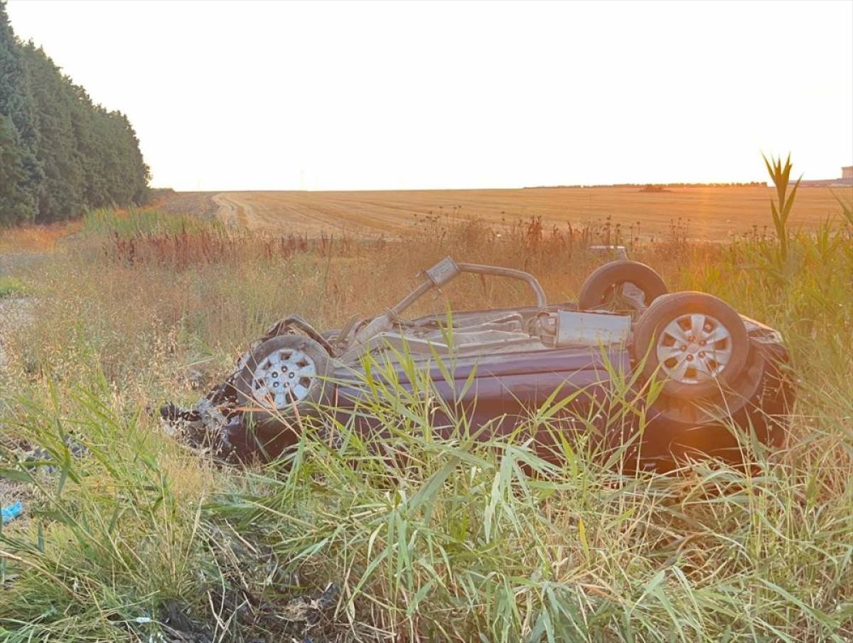 Tekirdağ'da devrilen otomobildeki 2 kişi öldü