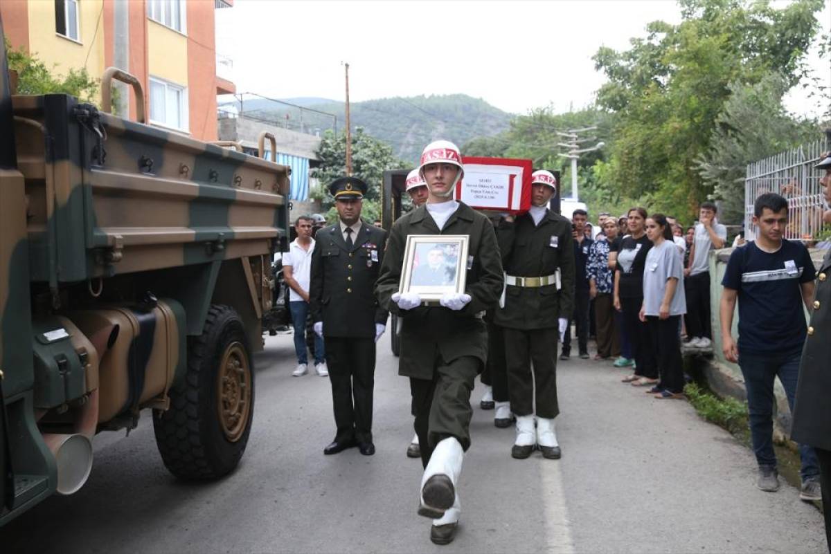 Edirne'de şehit olan uzman çavuşun cenazesi Osmaniye'de defnedildi