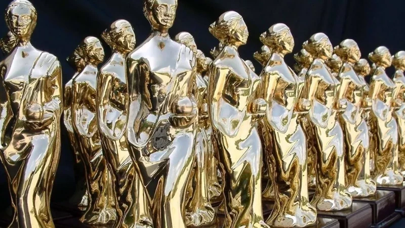 62'nci Altın Portakal Film Festivali Açılış Töreni: Yıldızlar Parladı, Duygular Taştı!
