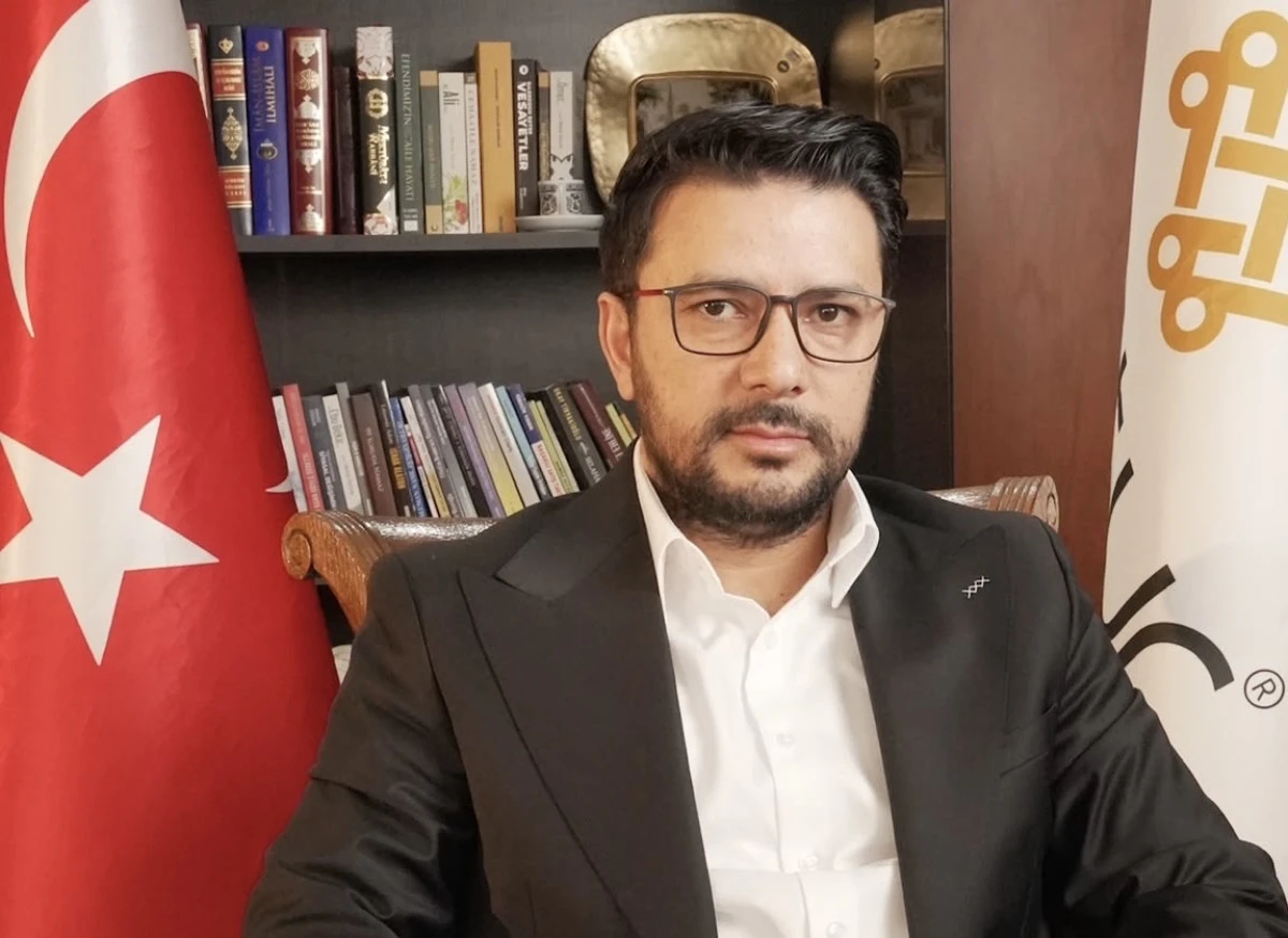 Adem Batur: KENDİ KURULTAYINI TARTIŞAN CHP, T&Uuml;RKİYE&rsquo;YE NASIL G&Uuml;VEN VERECEK?
