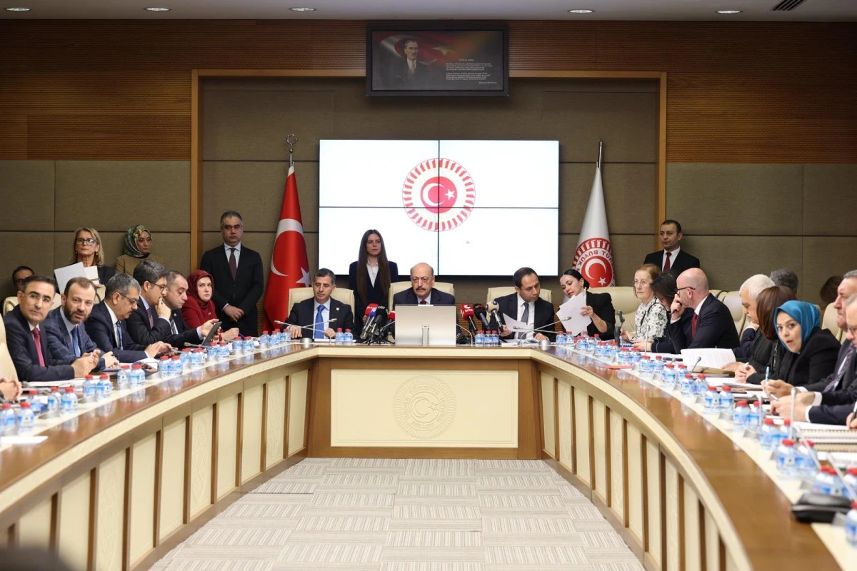 AİLEYİ VE &Ccedil;OCUKLARI KORUYAN KANUN TEKLİFİ KOMİSYONDA G&Ouml;R&Uuml;Ş&Uuml;LD&Uuml;