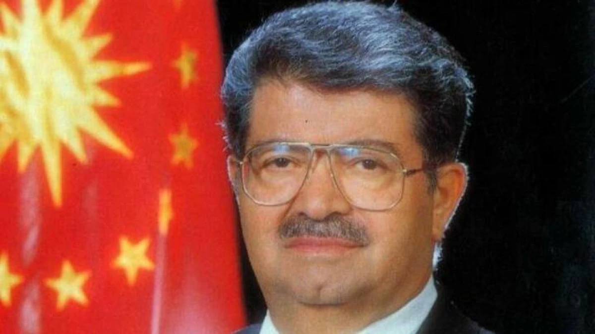 Ana Yol Partisi Genel Başkanı Ali Karakurt ve Parti Y&ouml;netimi, Turgut &Ouml;zal&rsquo;ı Anma Programına Katıldı