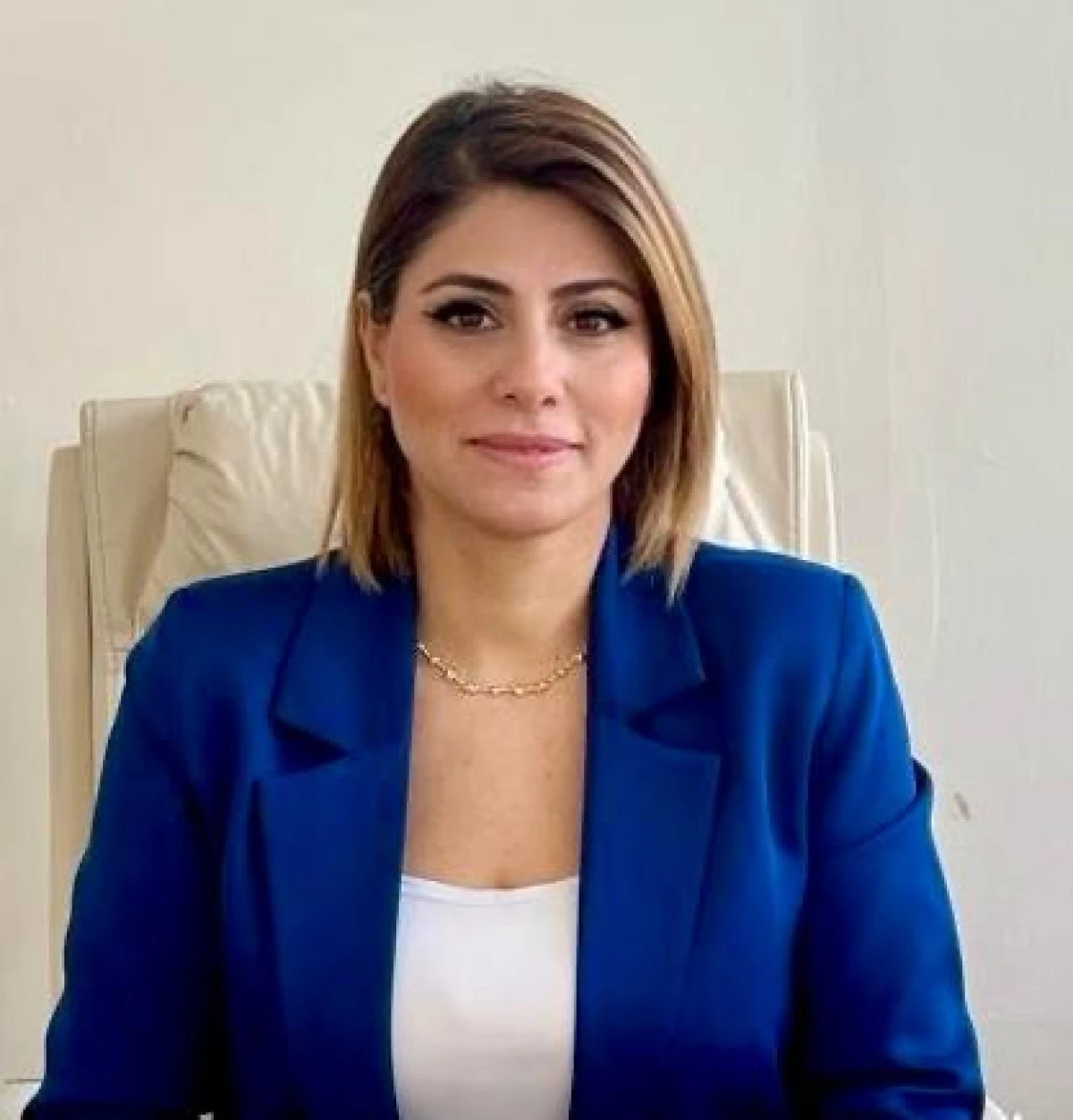 ANAHTAR PARTİ İZMİR İL KADIN KOLLARI BAŞKANLIĞINA PINAR GEBOLOĞLU ATANDI