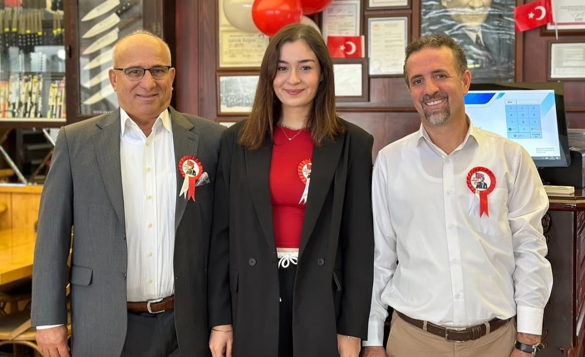 Asırlık Sürmene Pidesi Geleneği: Ağa Dayı’dan Cengiz Usta’ya Uzanan Efsane Lezzet “Buket Pide” (Centennial Sürmene Pide Tradition: From Ağa Dayı to Cengiz Usta, the Legendary Flavor “Buket Pide”)