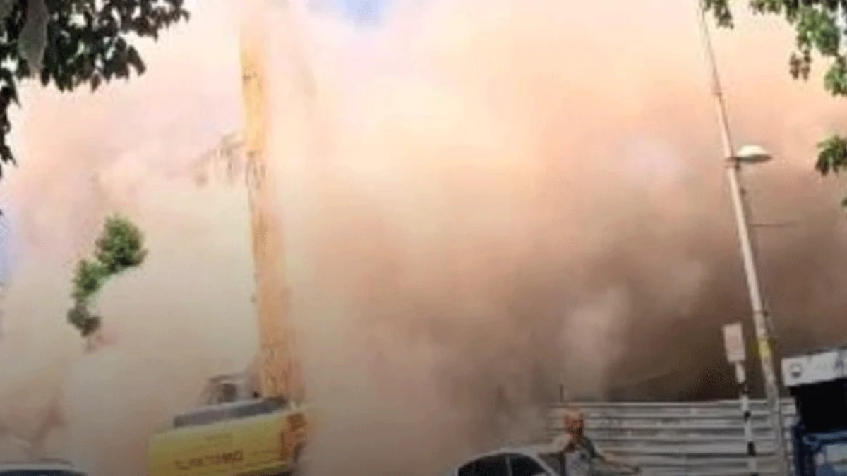 Avcılar Kentsel D&ouml;n&uuml;ş&uuml;m Yıkımları: Toz, Moloz ve Denetim Zafiyeti Vatandaşları Endişelendiriyor