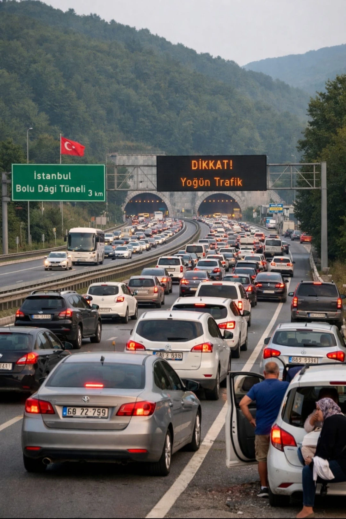 Bayram Bitti, Yollar Doldu! Trafik yoğunluğu başladı