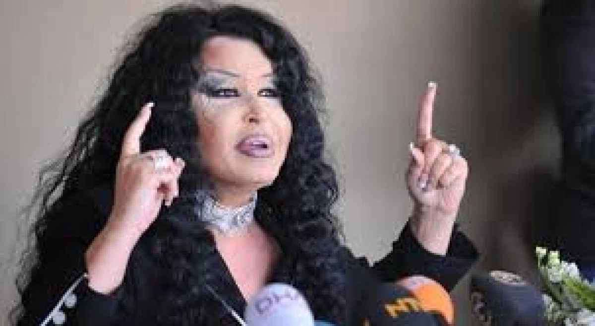 B&uuml;lent Ersoy: T&uuml;rkiye'de magazin ve sosyal medya g&uuml;ndeminin &uuml;st sıralarında yer alıyor.