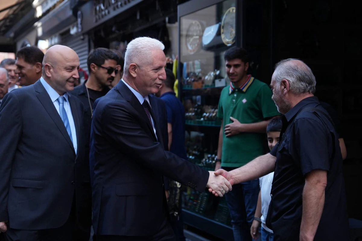 Davut G&uuml;l, Kapalı&ccedil;arşı&rsquo;yı ziyaret etti