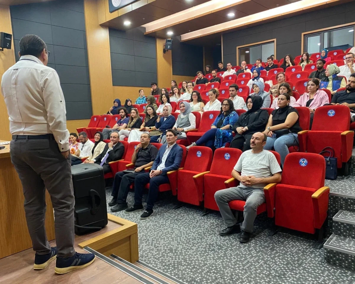 DİPLOMATLAR BİRLİĞİ, KÜTAHYA’DA PROJE DÖNGÜSÜ YÖNETİMİ EĞİTİMİ VERDİ