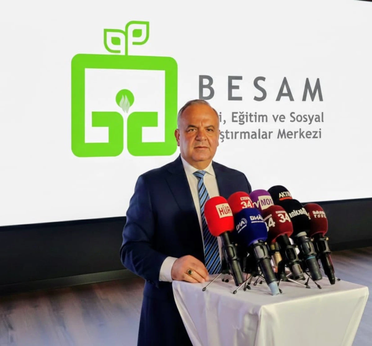 Dr. Mehmet Nuri KAYNAR: "İkinci y&uuml;zyılında Cumhuriyetimizin daha g&uuml;&ccedil;l&uuml; olmasında basınımızın katkısı b&uuml;y&uuml;k olacaktır."